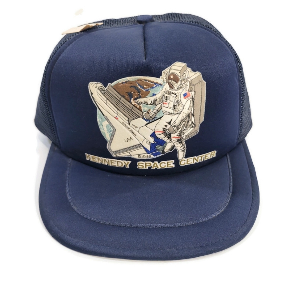 NOS Vintage Kennedy Space Center Mesh Snapback Trucker Hat Navy Blue NASA.